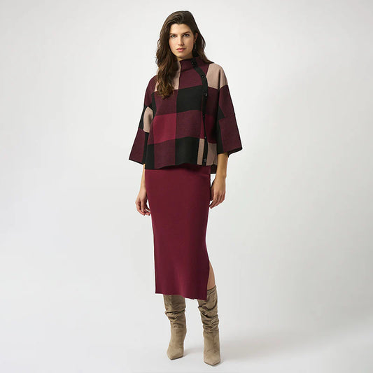 Blusa Geométrica en Tonos Vino y Negro – Elegancia Moderna