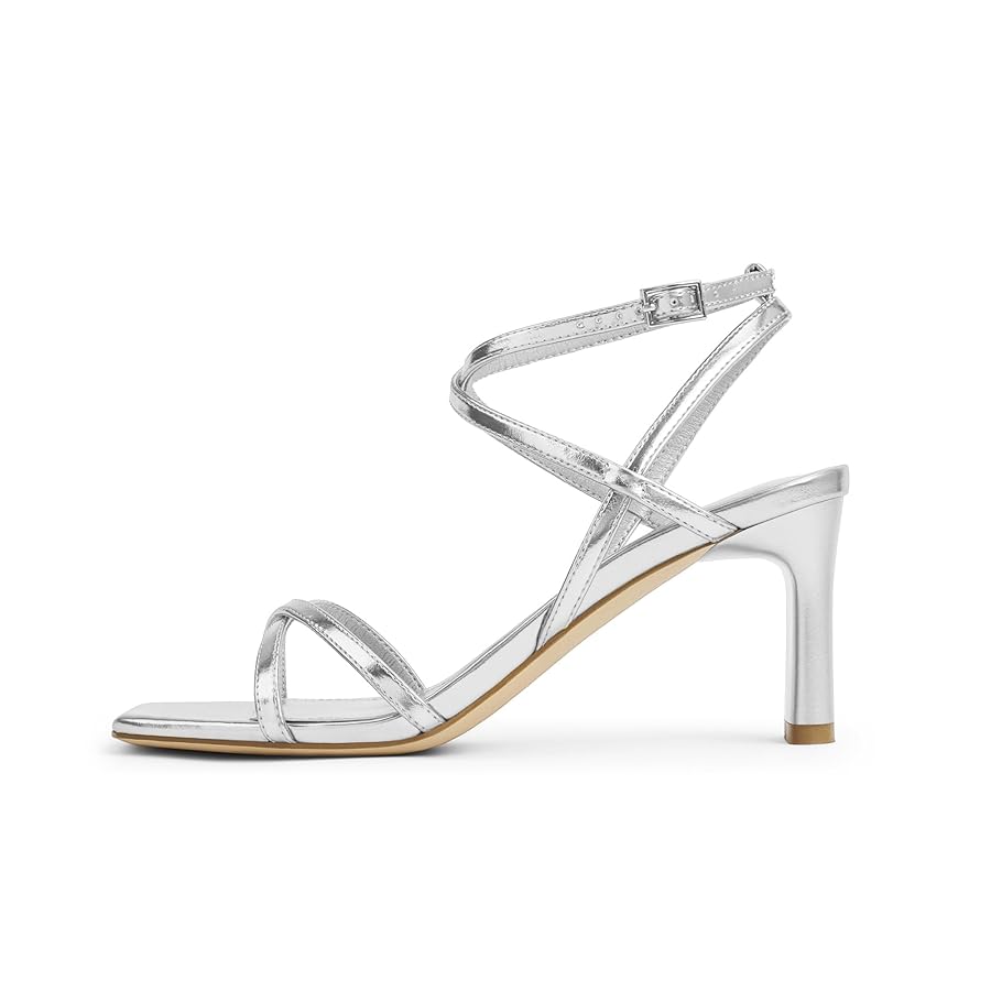 ✨ Sandalias Plateadas con Tacón y Tiras Cruzadas