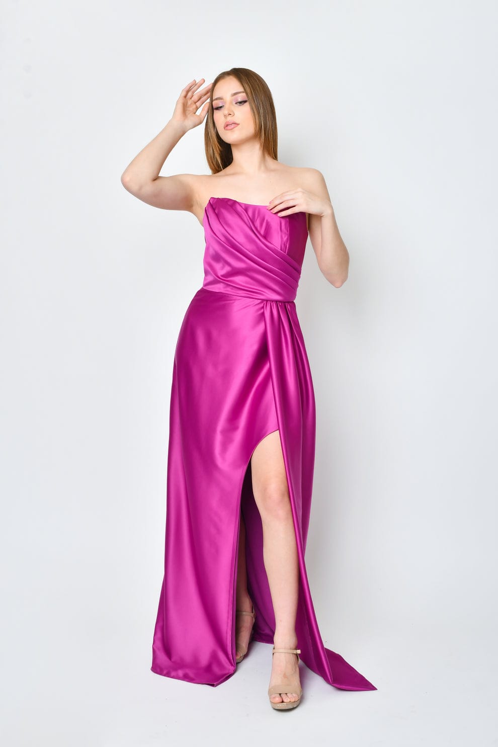 Vestido Largo Strapless Satinado con Corte Asimétrico - Dress13