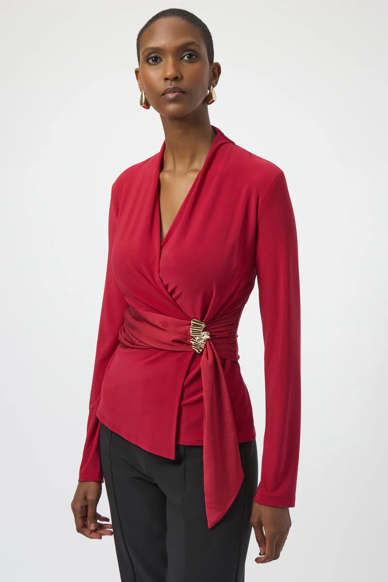 Blusa Cruzada Roja – Joseph Ribkoff 254117