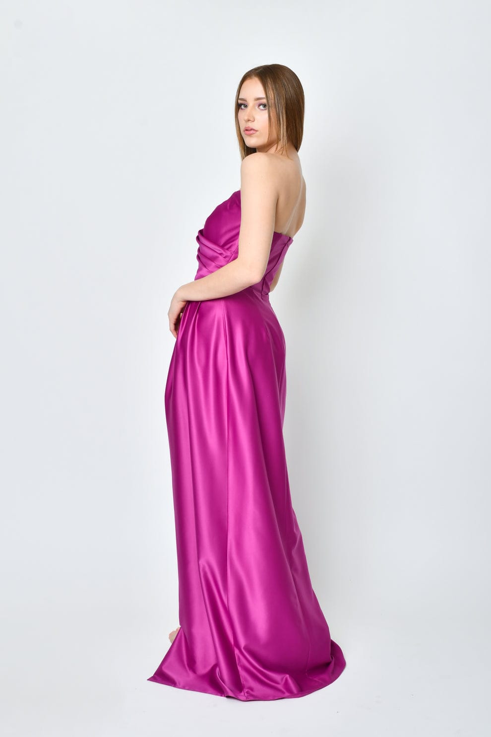 Vestido Largo Strapless Satinado con Corte Asimétrico - Dress13