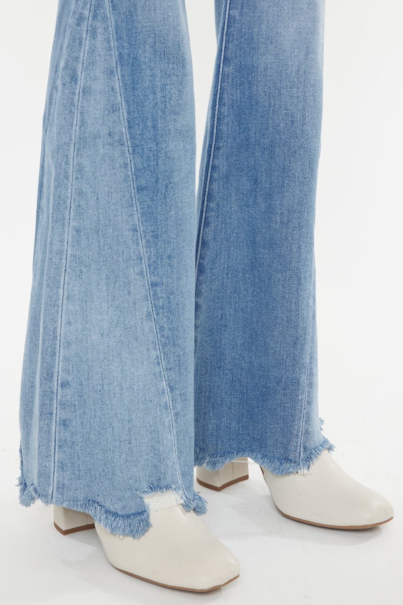 Jean Flare Claro – Estilo Retro Moderno 6