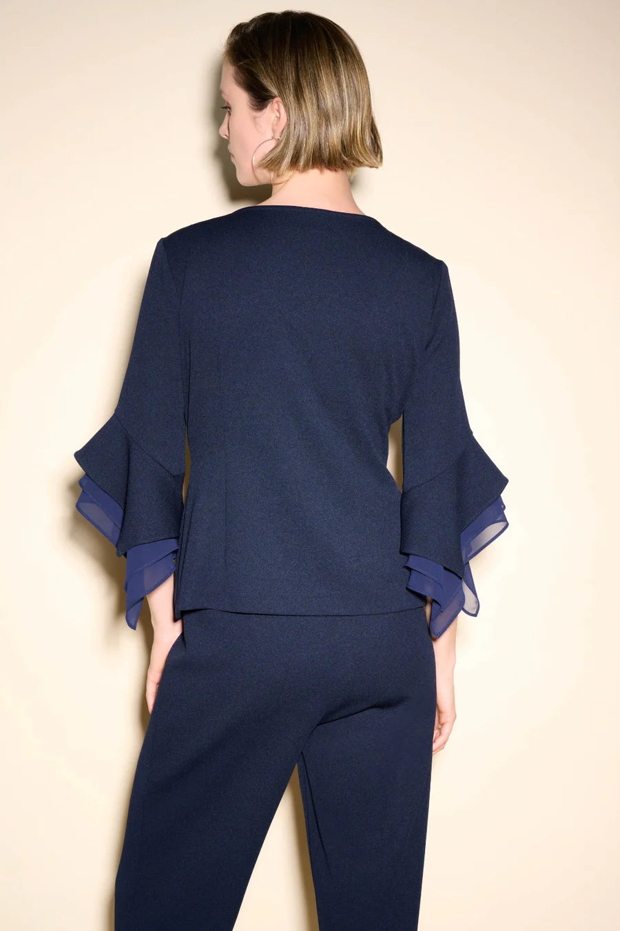 Blazer Azul Marino Minimal – Elegancia Moderna