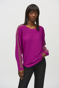Blusa Magenta con Detalle de Cristales – Elegancia Contemporánea