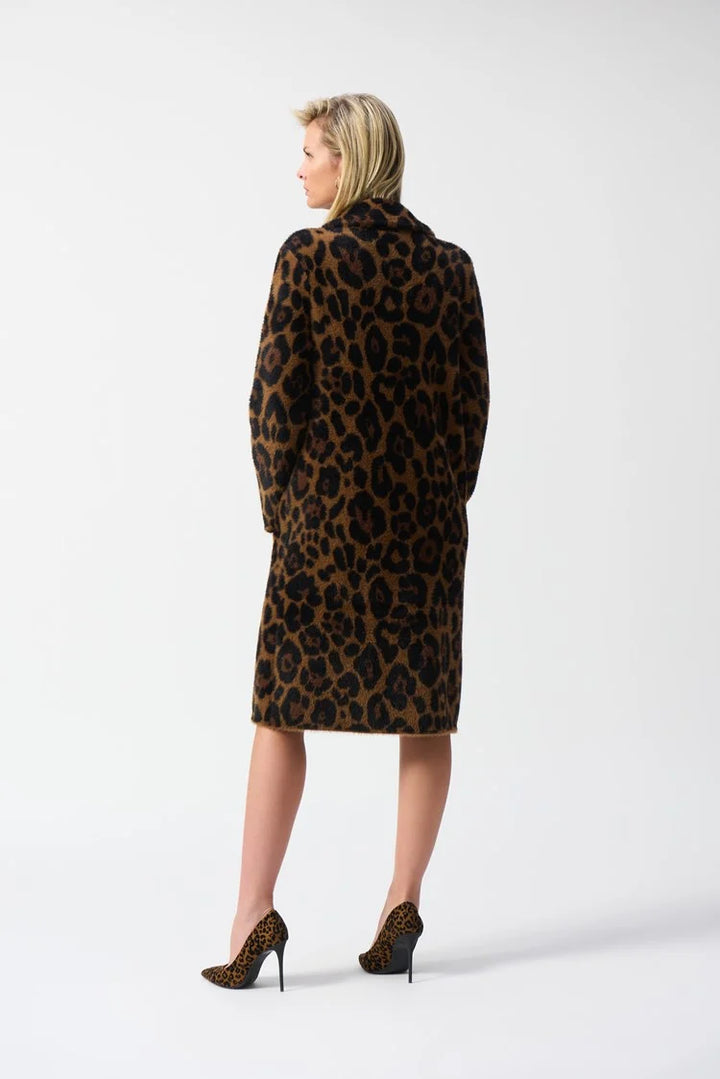 Abrigo Animal Print – Elegancia Sofisticada con Actitud 244956