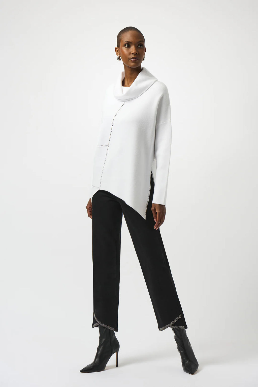 Blusa Blanca Asimétrica – Elegancia Minimalista