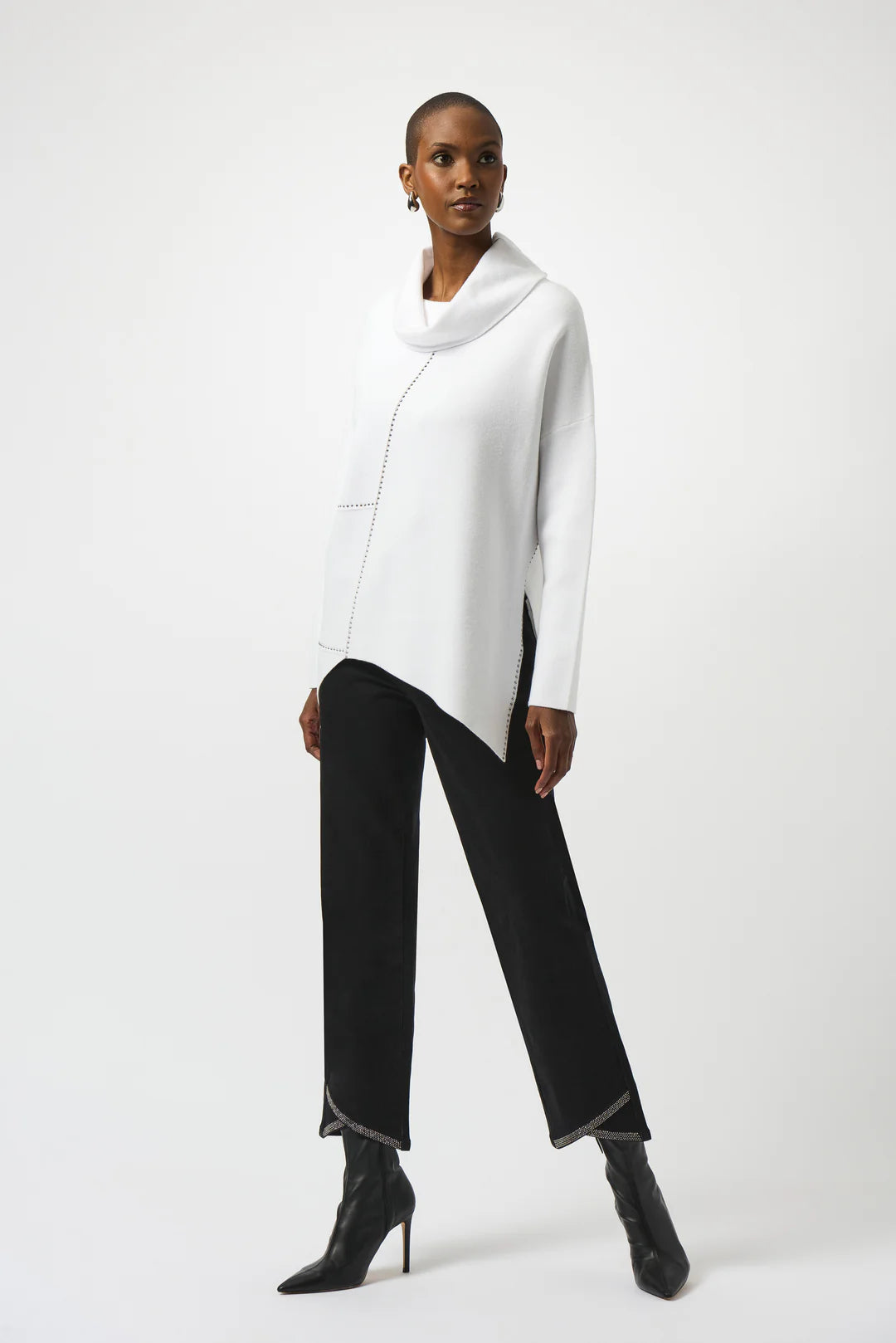 Blusa Blanca Asimétrica – Elegancia Minimalista