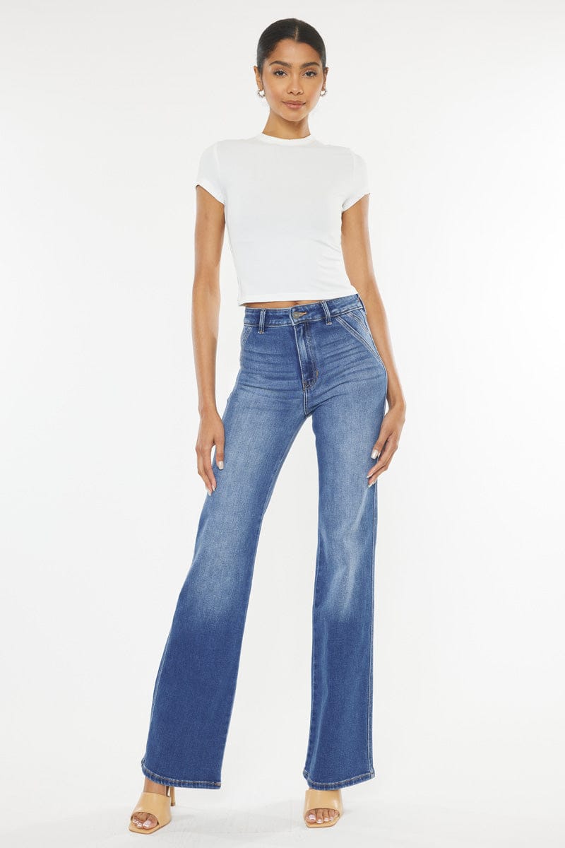 Jean Flare Azul Claro – Silueta Refinada y Versátil