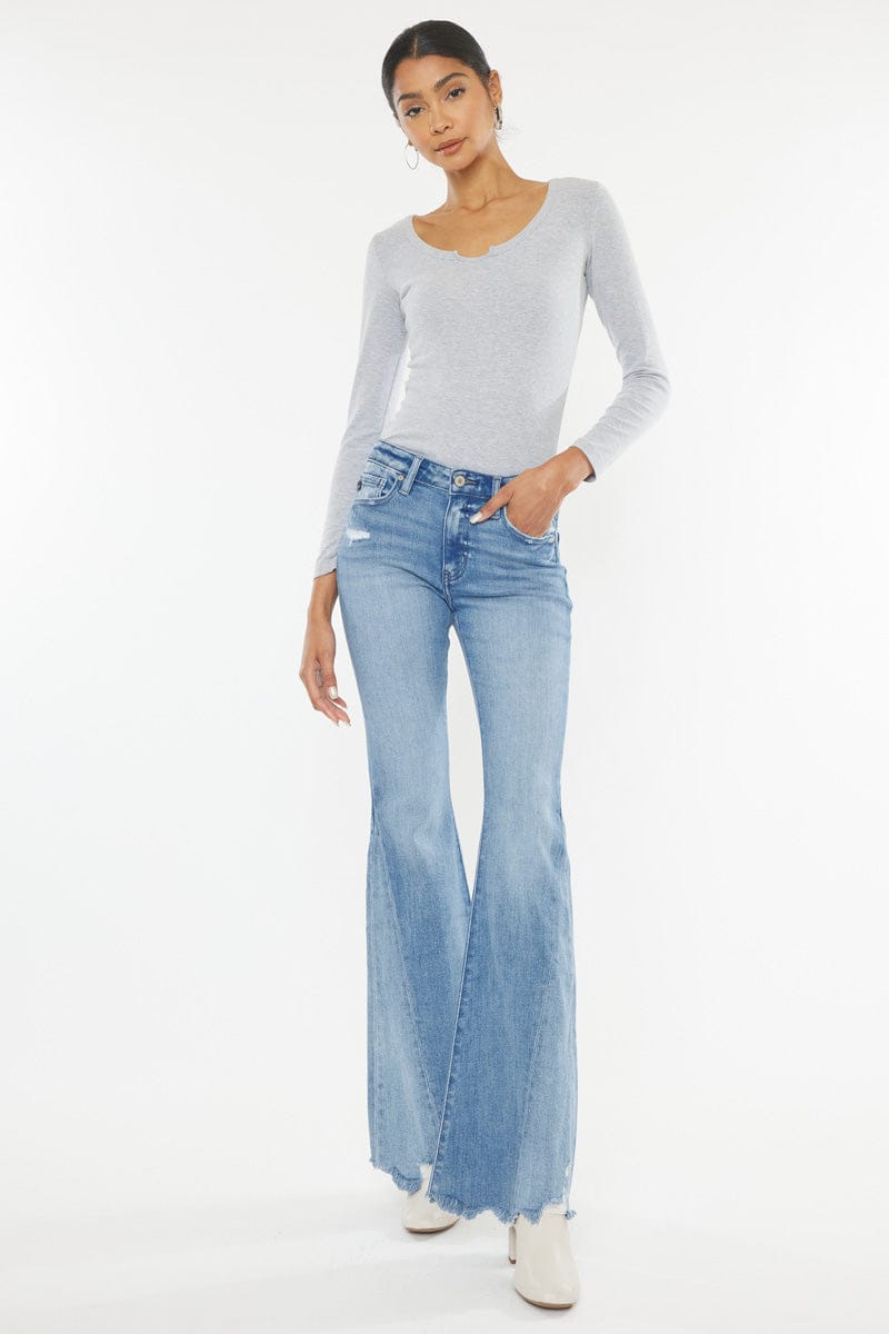 Jean Flare Claro – Estilo Retro Moderno 6