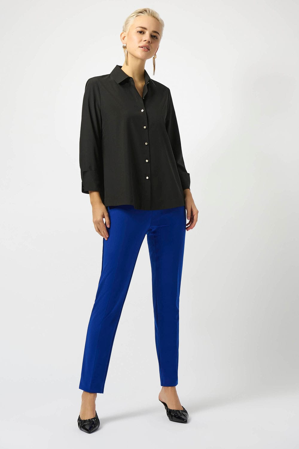 Blusa Oversize de Botones – Elegancia Versátil en Azul, Blanco y Negro 253923
