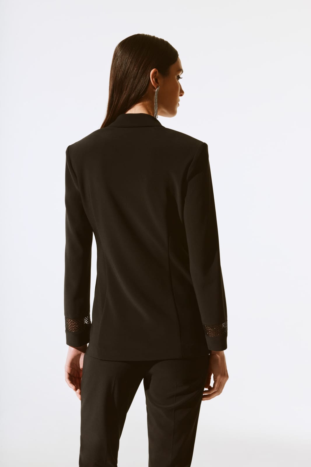 Saco Sastre Negro con Detalle de Brillo – Joseph Ribkoff 243752