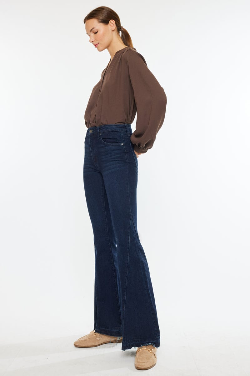 Jean Flare Azul Oscuro – Elegancia Atemporal