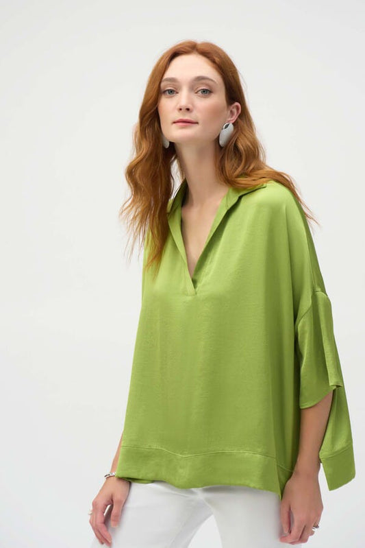 Blusa Satinada Verde V-Neck – Joseph Ribkoff 252059