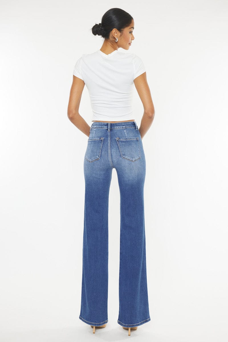 Jean Flare Azul Claro – Silueta Refinada y Versátil
