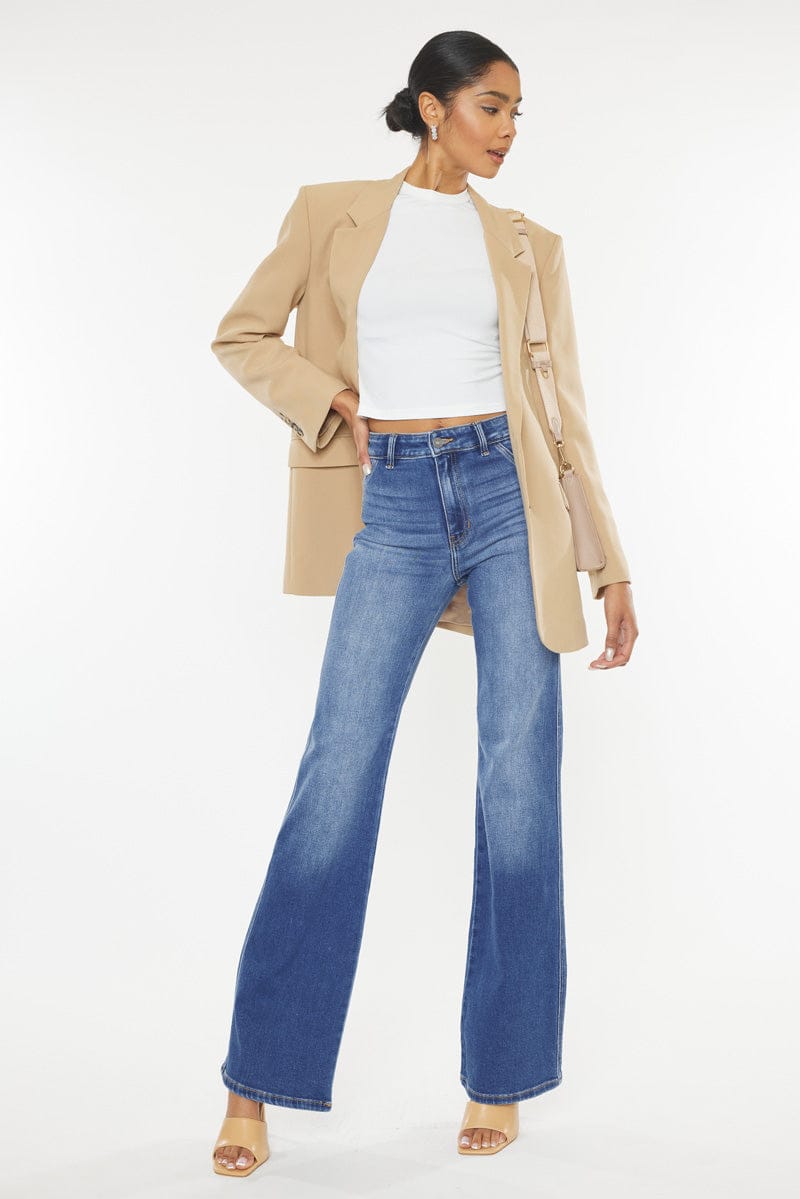 Jean Flare Azul Claro – Silueta Refinada y Versátil