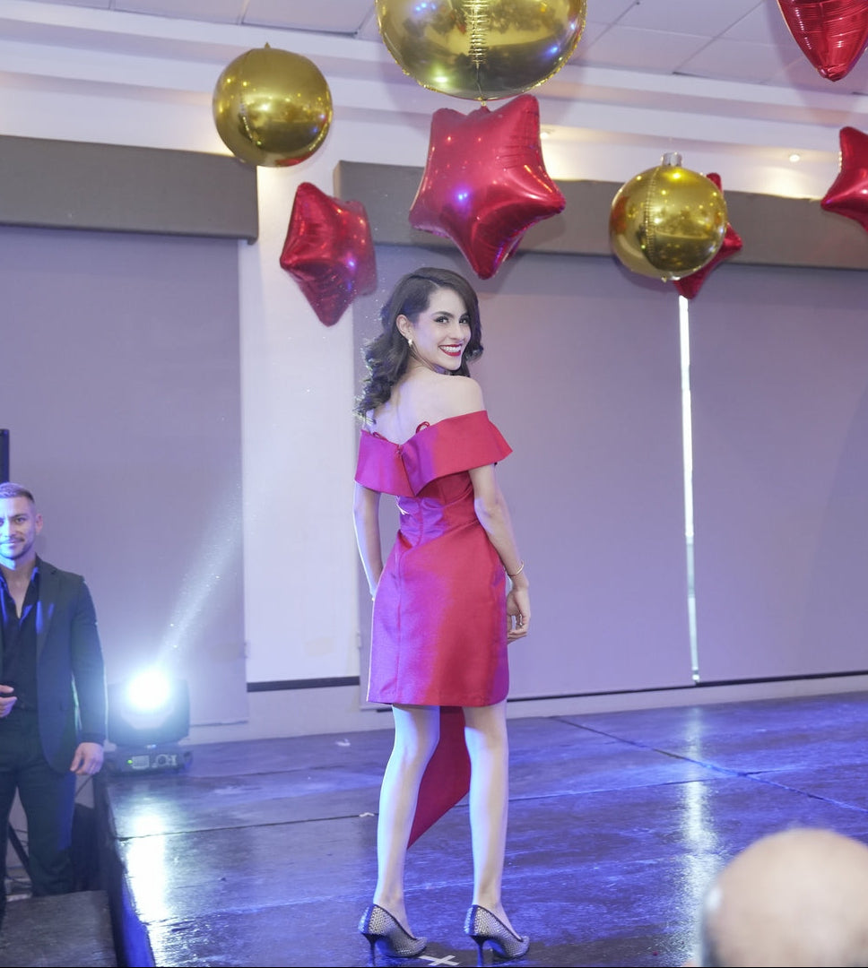 Vestido Corto Rojo con Detalles de Moño-Dress05