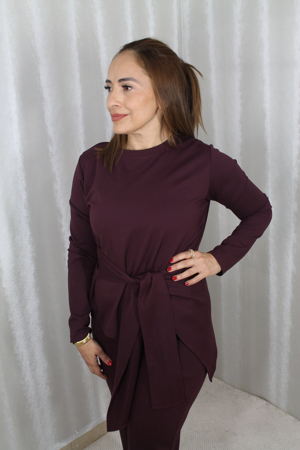Blusa con Nudo Frontal – Elegancia Atemporal