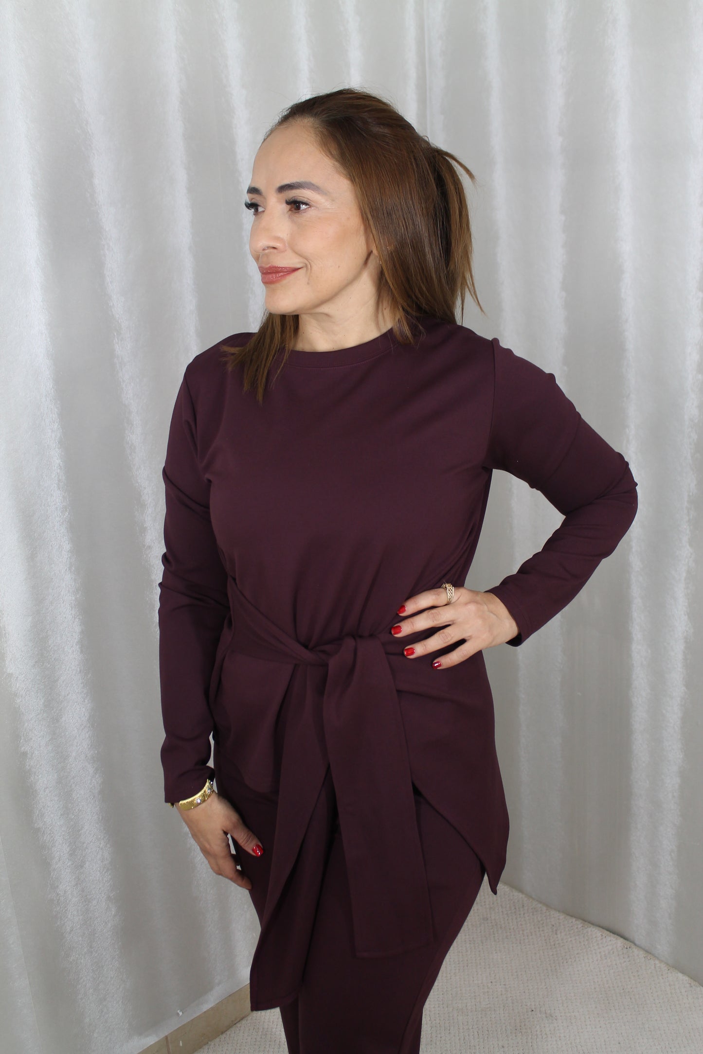 Blusa con Nudo Frontal – Elegancia Atemporal