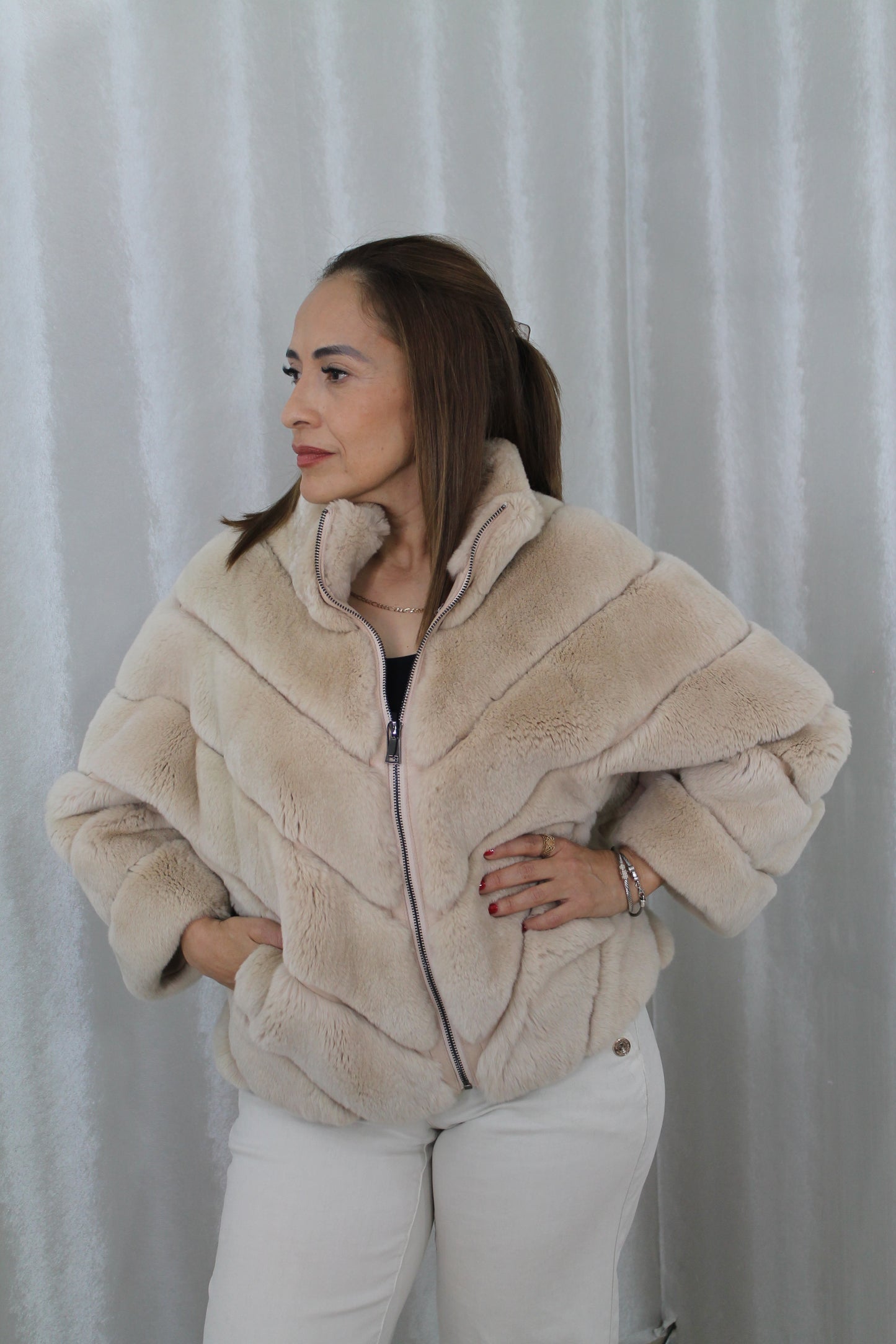 Abrigo de Piel de Conejo  – Diana Rosh