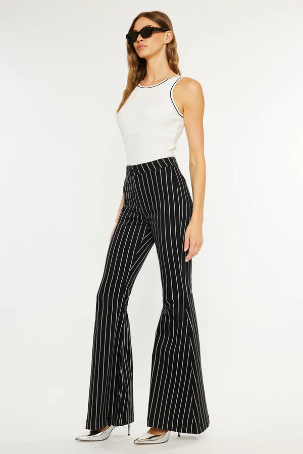 Pantalón Wide Leg Negro con Rayas – Elegancia Atemporal