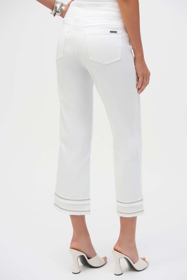 Jean Blanco con Dobladillo Desflecado – Chic y Contemporáneo