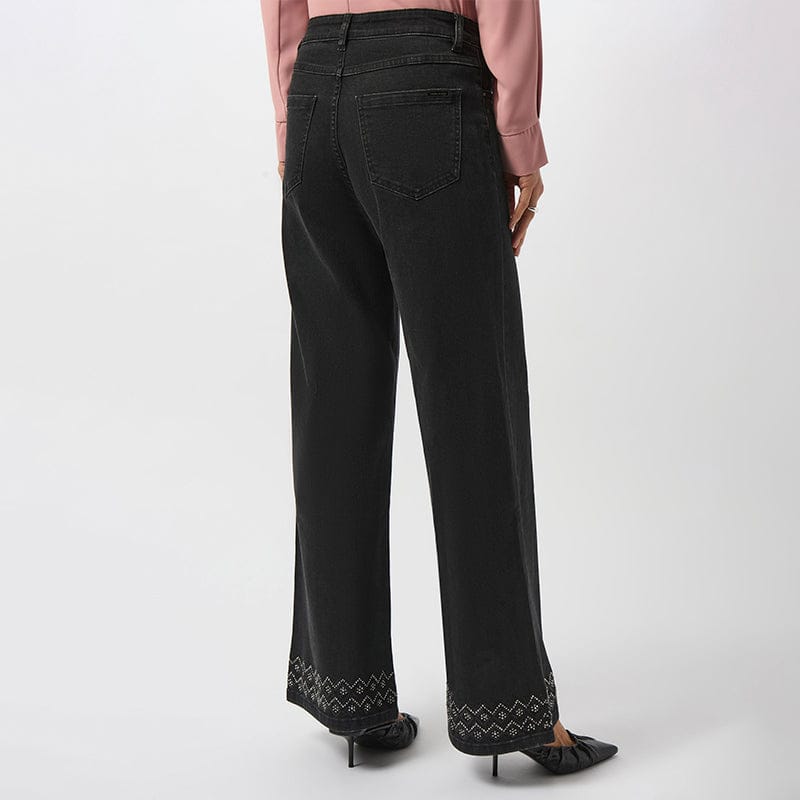 Jean Negro Bordado – Clásico con Toque Chic
