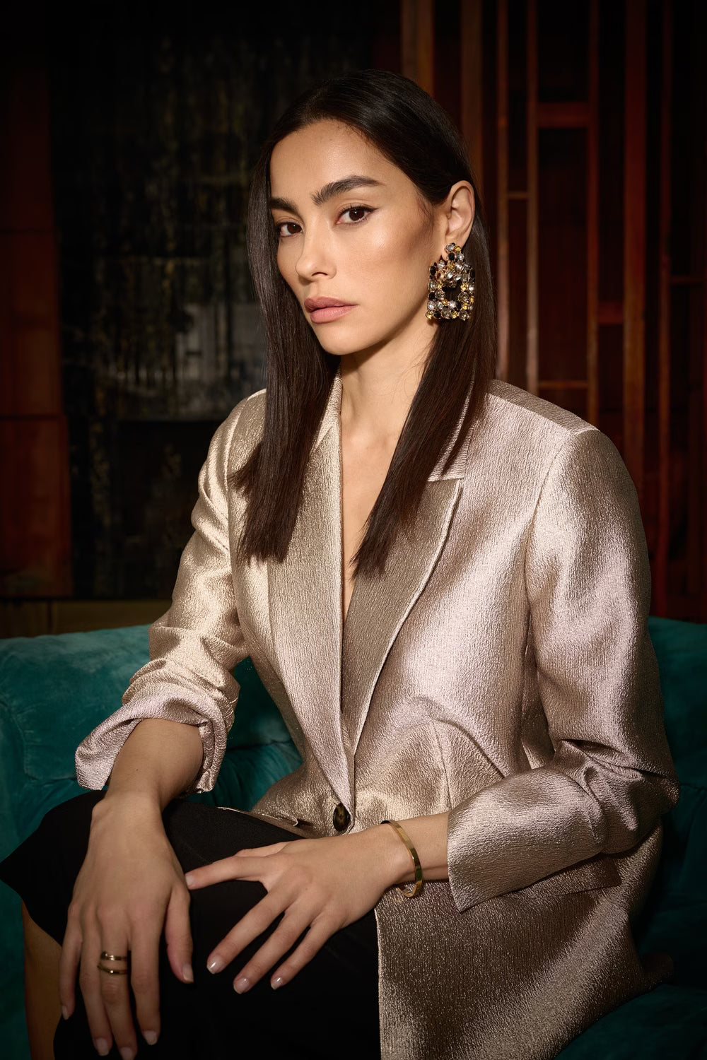 Blazer Dorado Metalizado – Elegancia Protagonista