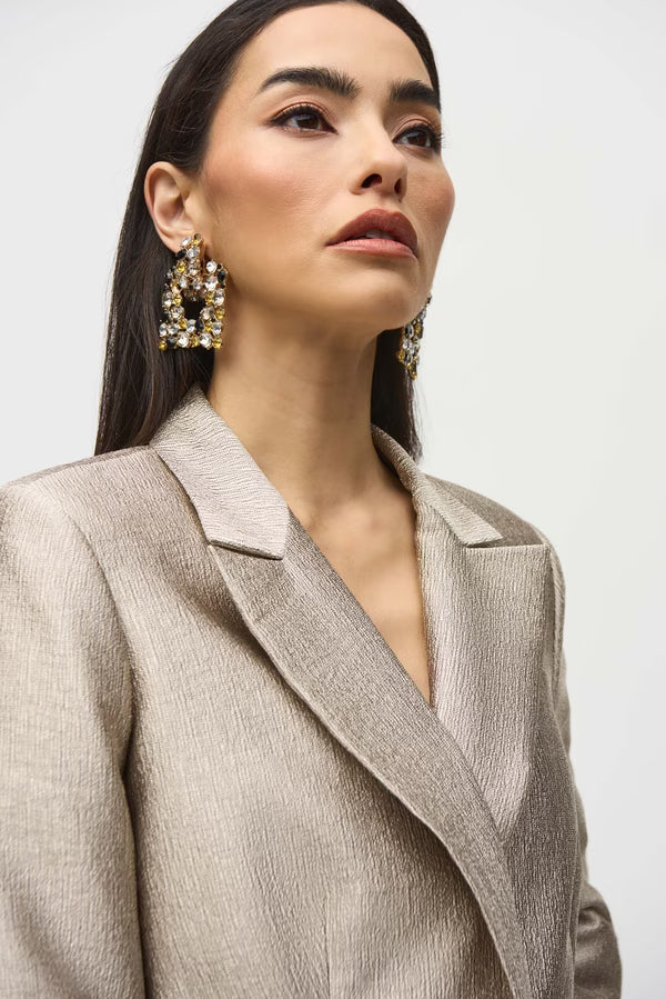 Blazer Dorado Metalizado – Elegancia Protagonista