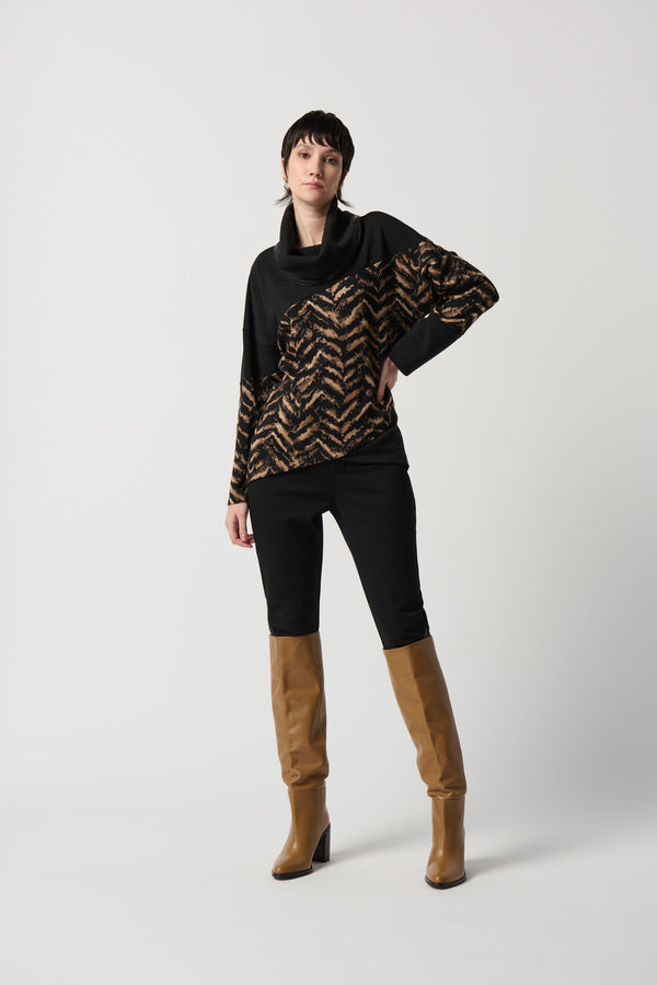 Blusa Animal Print con Cuello Drapeado – Sofisticación Urbana
