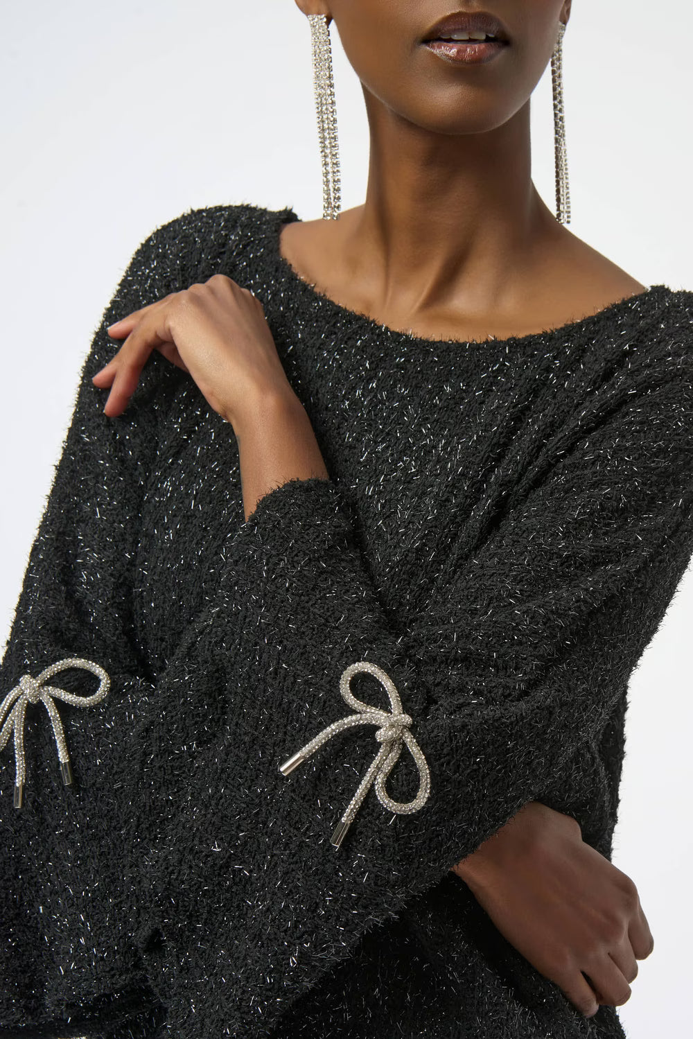 Blusa Negra con Brillo Sutil – Joseph Ribkoff 254098